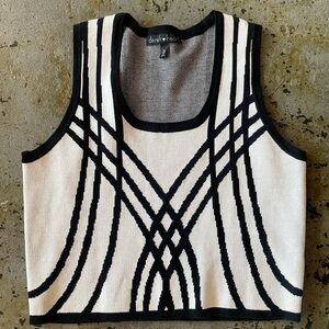 Derek Heart Monochrome Geometric Crop Top